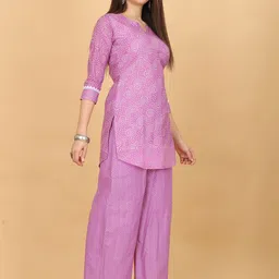 CHANSI Bandhani Printed V-Neck Kurti With Palazzos image 4