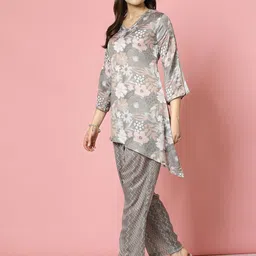 Clora Creation Floral Printed V-Neck Three Quarter Sleeve Tunic & Trousers Co-Ords image 3