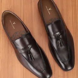 Van Heusen Men Textured Round Toe Leather Loafers image 4