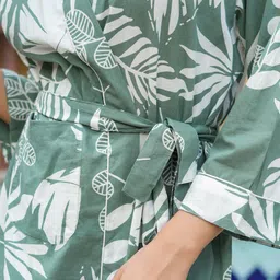 SANSKRUTIHOMES Women Green & White Printed Knee-Length Cotton Bath Robe image 2