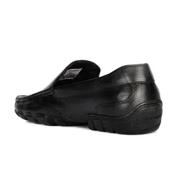 Hush Puppies Men Textured Round Toe Slip-On Leather Formal Loafers image 2