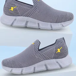 Sparx Men Textured Slip On Running Shoes image 4