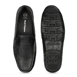 Hush Puppies Men Textured Round Toe Slip-On Leather Formal Loafers image 4