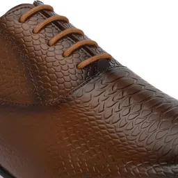 INVICTUS Men Textured Formal Oxfords image 5