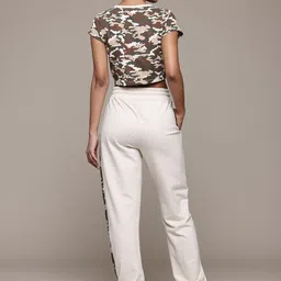 The Roadster Lifestyle Co. Women Camouflage T-shirt and Joggers Co-Ord Set image 5