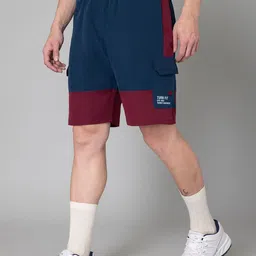 TURNFIT Men Colourblocked Outdoor Cargo Shorts with Technology image 5