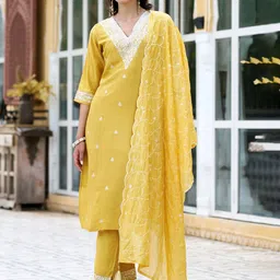 VredeVogel Women Floral Embroidered Regular Sequinned Kurta with Trousers & With Dupatta-image-91