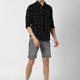 PETER ENGLAND UNIVERSITY Men Mid-Rise Washed Denim Shorts image 5