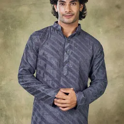 Vardha Men Cold-Shoulder Sleeves Thread Work Handloom Kurta image 4