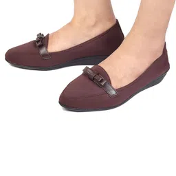 XE Looks Brown Wedge Pumps with Bows image 4