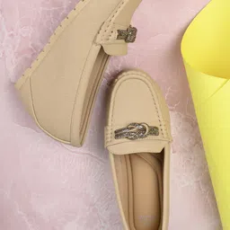 Jove Round Toe Platform Heels-picture-25