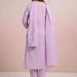 SCAKHI Floral Embroidered Notch Neck Thread Work Straight Kurta With Trousers & Dupatta image 2