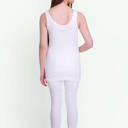 T.T. Elite Round Neck Sleeveless Thermal Set image 2