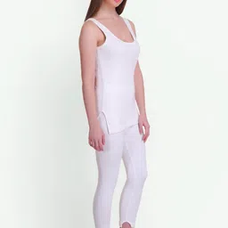 T.T. Elite Round Neck Sleeveless Thermal Set image 5