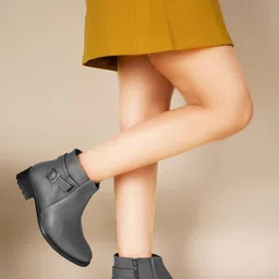 SHUZ TOUCH  Women Mid Top Block Heel Regular Boots With Buckle Detail-image-21