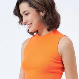 COLOR CAPITAL Pack Of 2 Sleeveless Cotton Crop Fitted Top image 3