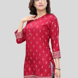 Saree Swarg Floral Printed Stright Kurti image 2