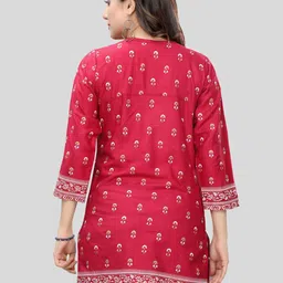 Saree Swarg Floral Printed Stright Kurti image 5