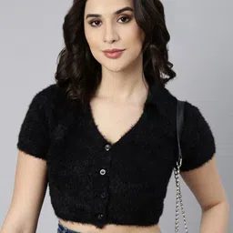 SHOWOFF V-Neck Short Sleeves Crop Top image 1