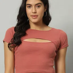 Chemistry Short Sleeves Cut-Out Crop Top-picture-27
