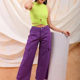 freehand by the indian garage co Freehand by The Indian Garage Green Fitted Solid Round Neck Crop Top image 4