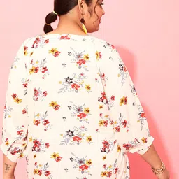 CURVY STREET Plus Size Floral Printed Square Neck Crepe Top image 4