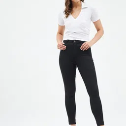 Harpa White Wrap Crop Top image 5