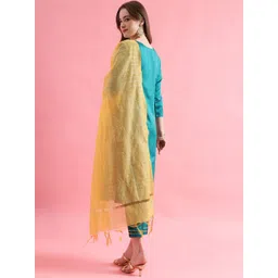 VredeVogel Women Floral Embroidered Regular Kurta with Trousers & With Dupatta image 5