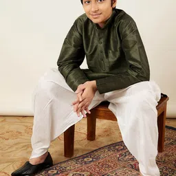 Aj DEZInES Boys Mandarin Collar Straight Kurta with Patiala image 5
