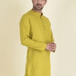 DEYANN Men Green Thread Work Kurta image 3