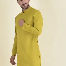DEYANN Men Green Thread Work Kurta image 5