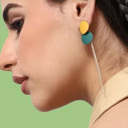 SOHI Gold-Toned & Green Contemporary Drop Earrings image 4