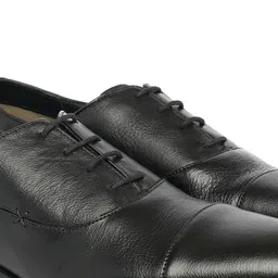 Ruosh Men Textured Formal Oxfords image 5