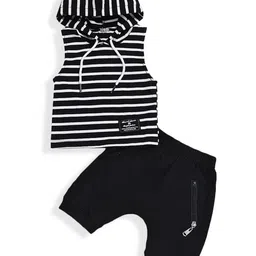 Hopscotch Boys Pure Cotton Striped T-shirt with Shorts-picture-18