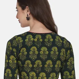 THE WEAVE TRAVELLER Women Green & Black Floral Printed Readymade Cotton Saree Blouse image 3