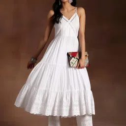 Libas Floral Tiered Thread Work Pure Cotton Kurta with Trouser image 4