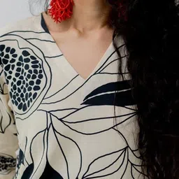 gosriki KALINI Floral Printed V-Neck A-Line Kurta with Trouser image 2