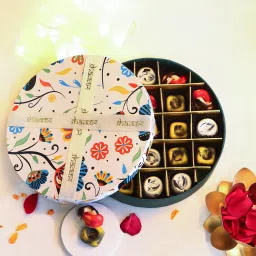 Shakkr Chocolate Box Love image 2