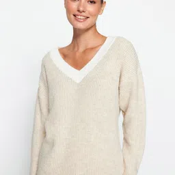 Trendyol V-Neck Pullover Sweater image 1