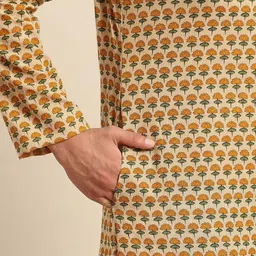 KISAH Men Yellow Geometric Printed Kurta image 4