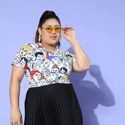 Berrylush Curve Printed T-shirt-picture-34