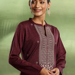 Libas Floral Embroidered Thread Work Kurta with Trouser & Dupatta image 2
