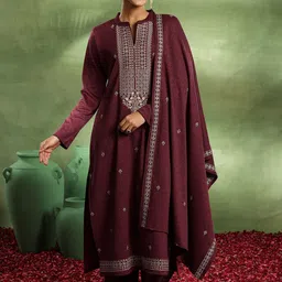 Libas Floral Embroidered Thread Work Kurta with Trouser & Dupatta image 5