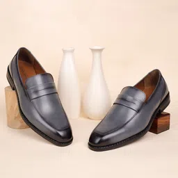 LOUIS STITCH Men Leatherette Dual Tone Finish Moccasin Shoes image 1