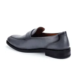 LOUIS STITCH Men Leatherette Dual Tone Finish Moccasin Shoes image 4