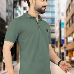 vebnor Men Solid Polo Neck Polyester Green T-Shirt image 4