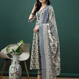 berrylicious Women Pure Cotton Kurta Pant Dupatta Set image 3