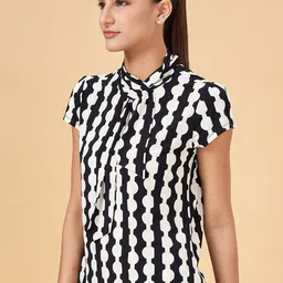 Annabelle by Pantaloons Floral Printed Short Sleeves Shirt Style Top image 2