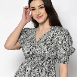 fuchsia PRETTY LOVING THING Women Black & Cream-Coloured Print Blouson Top image 4