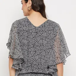 STYLE BLUSH Geometric Printed Flutter Sleeves Top image 5